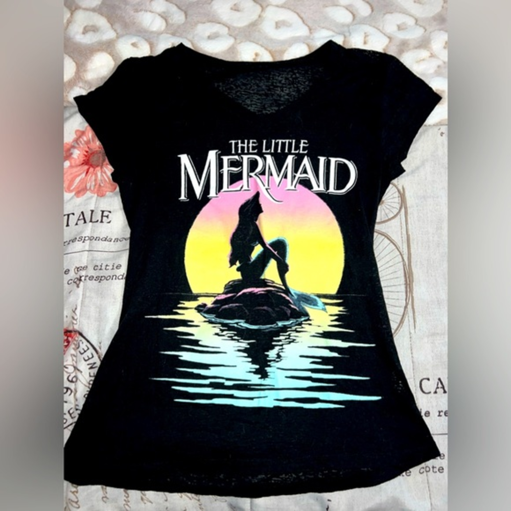 Disney little mermaid T-shirt Womens‎